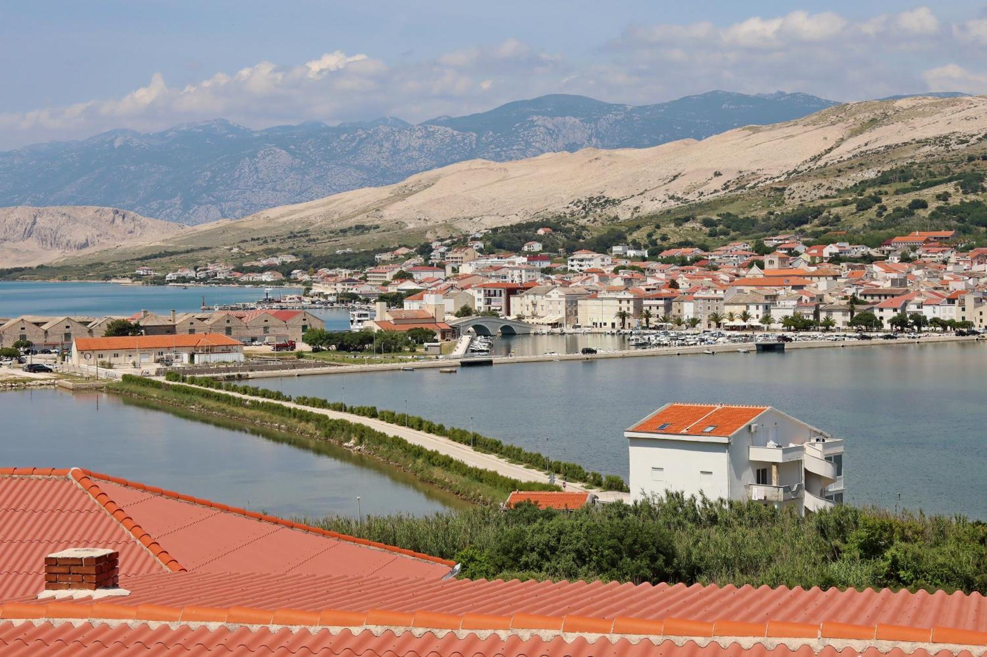Seaside Apartments With A Swimming Pool Pag - 6412 Pag Town Bagian luar foto