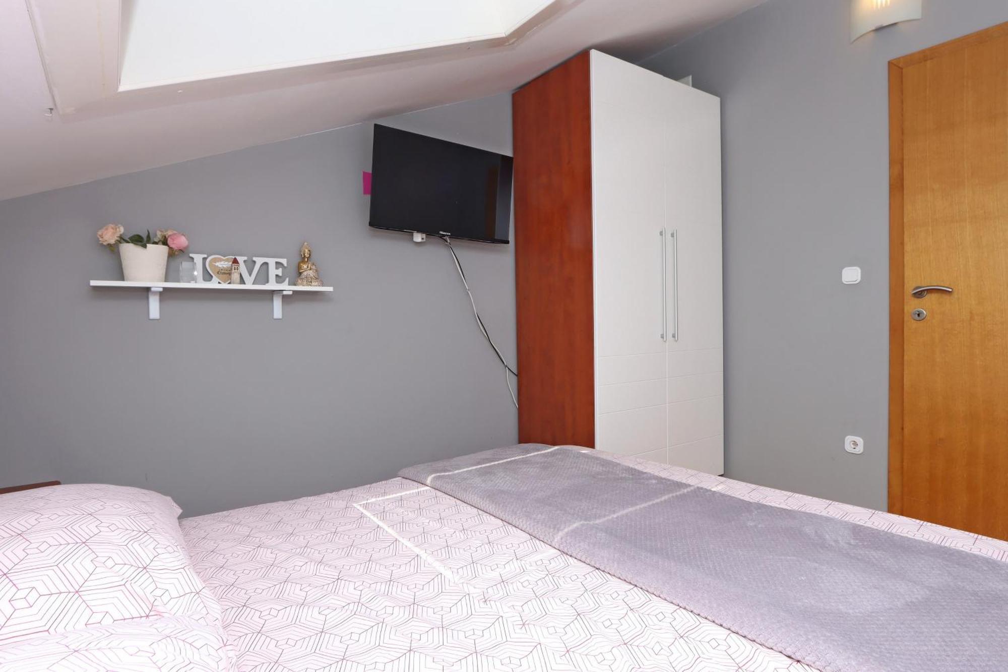 Seaside Apartments With A Swimming Pool Pag - 6412 Pag Town Ruang foto
