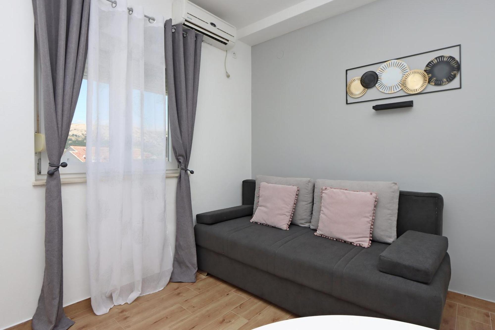 Seaside Apartments With A Swimming Pool Pag - 6412 Pag Town Ruang foto